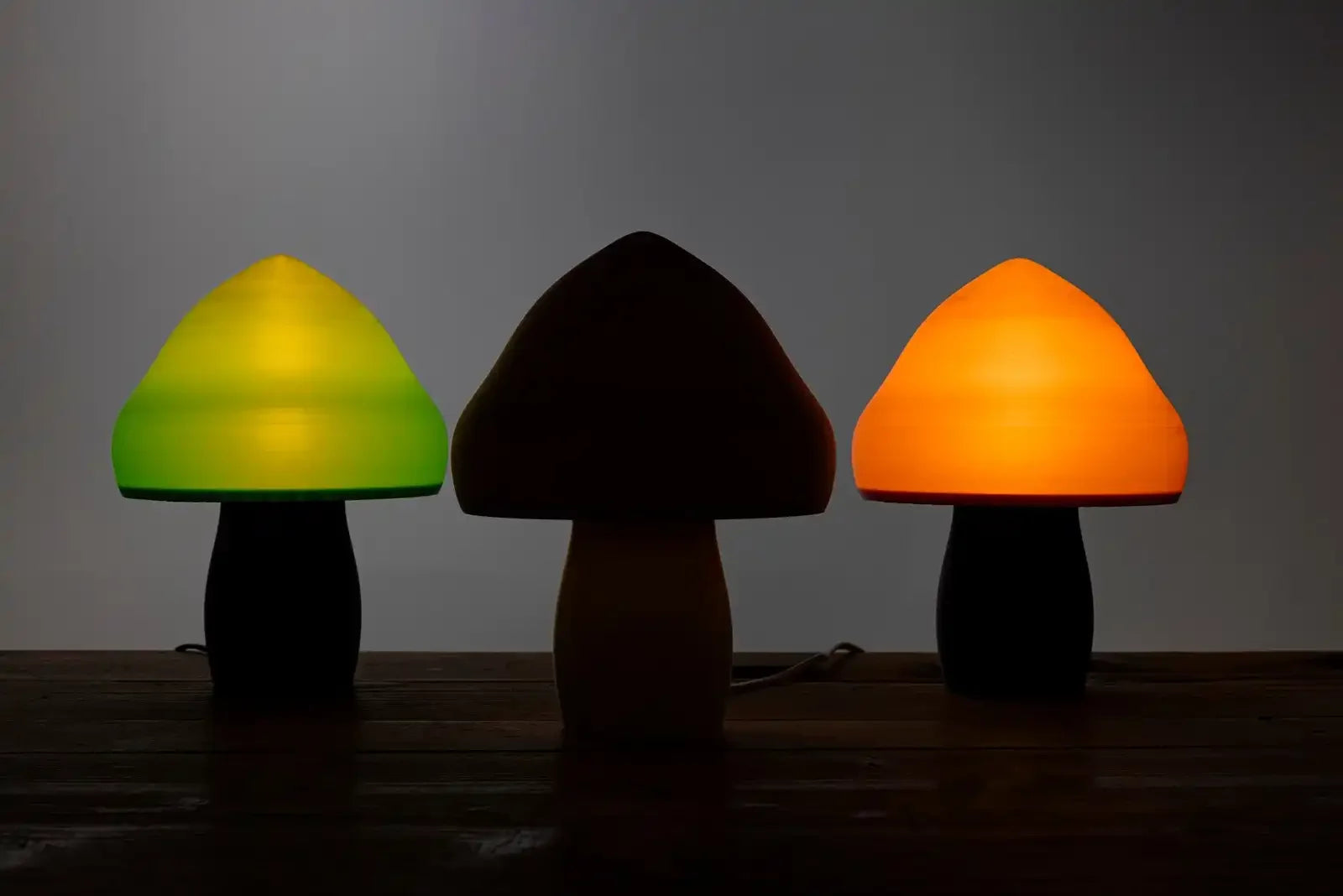 lampe champignon colorée et design orange verte ou beige. Elle est entièrement made in France et de fabrication artisanale