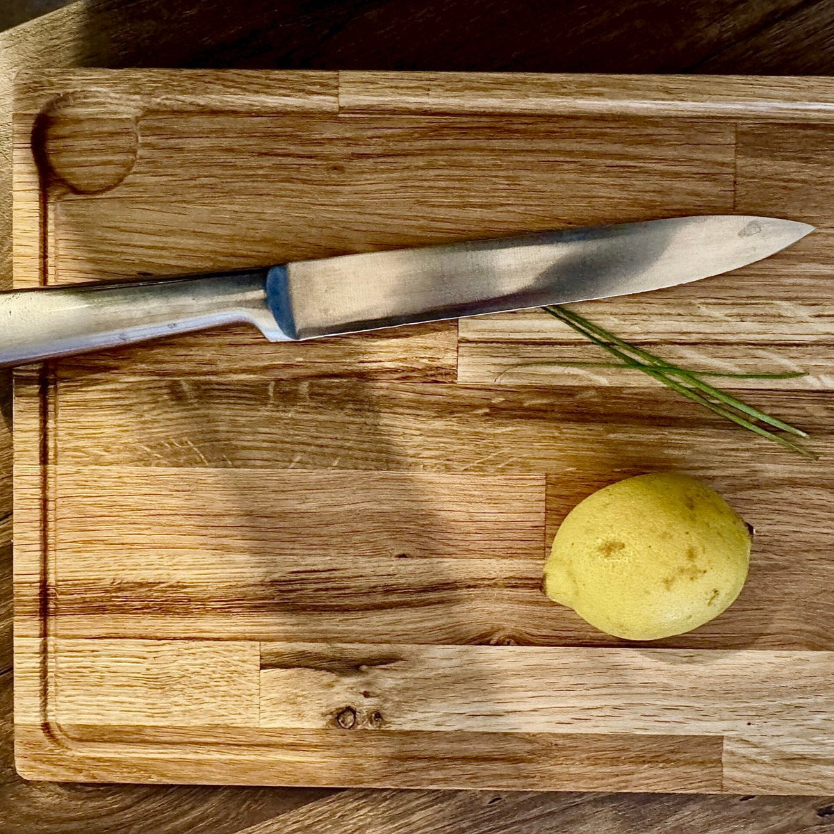 Cadeau parfait, notre planche à découper est entièrement fabriquée dans notre atelier du Rhône