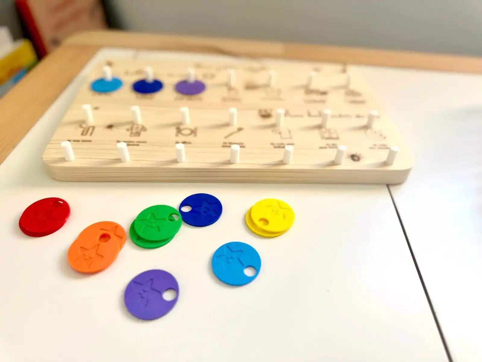 tableau de routines pour enfant en bois brut