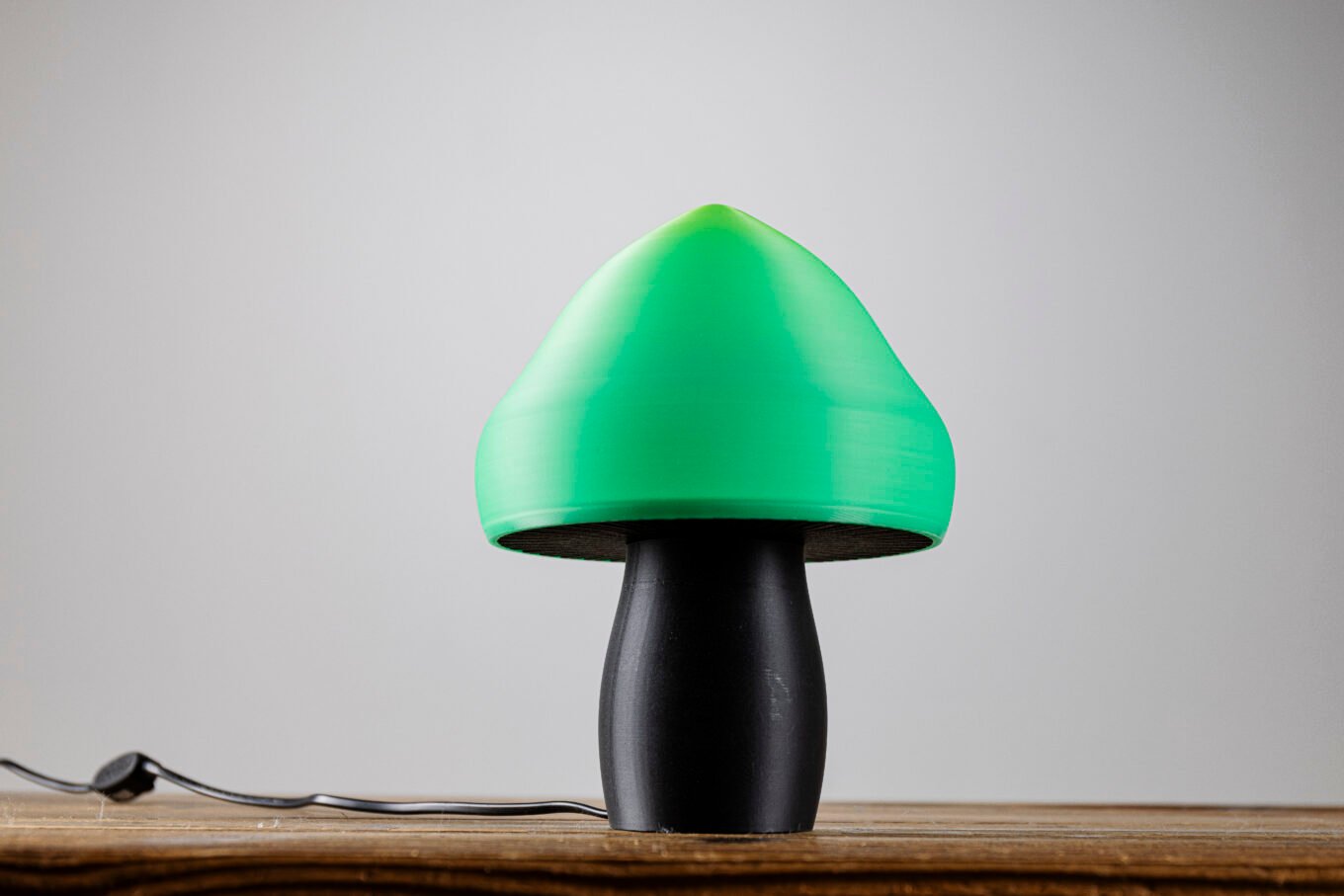 Our elegant and designer mushroom lamp, available in several colors. It combines renewable materials and French know-how.