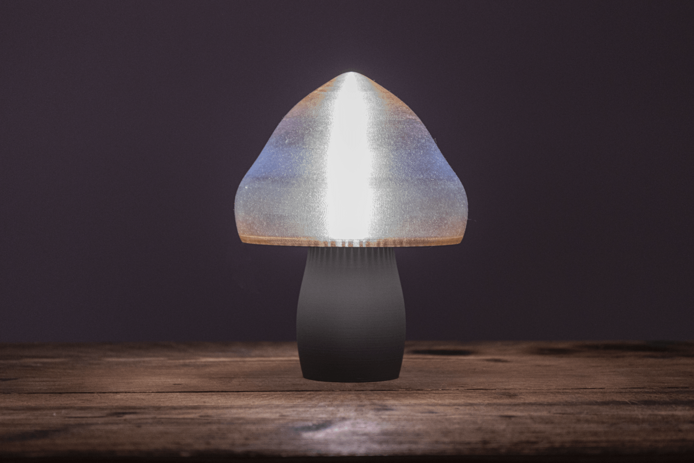 Notre lampe champignon élégante et design, disponible dans plusieurs coloris. Elle allie matériaux renouvelables et savoir faire Français.